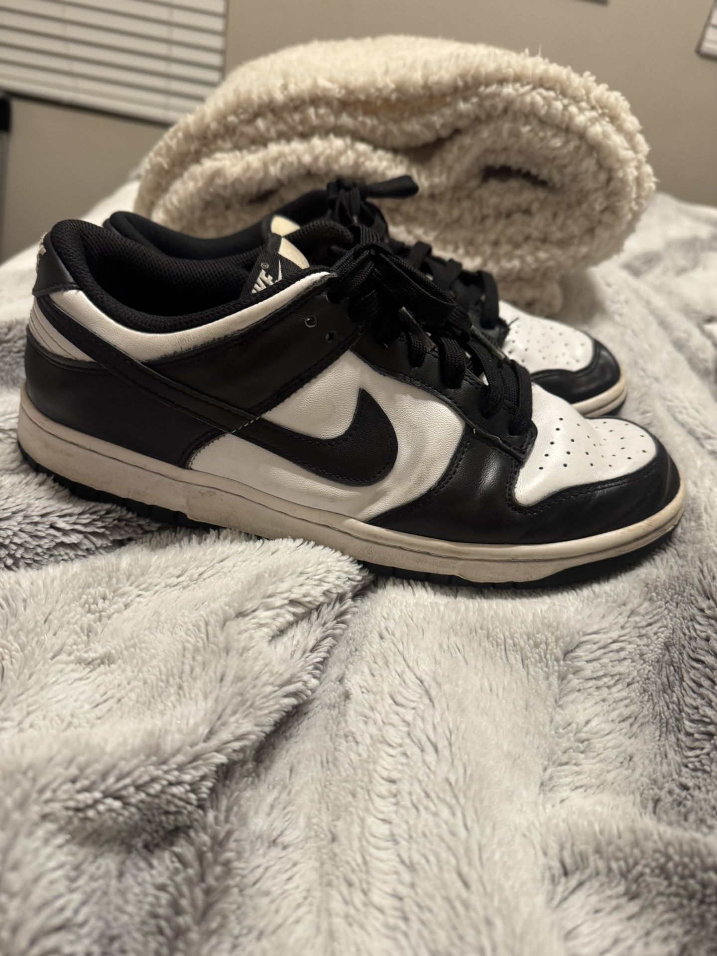 Black Nike Dunks - Men’s 9.5, Women’s 11