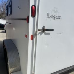 LOGAN Horse Trailer