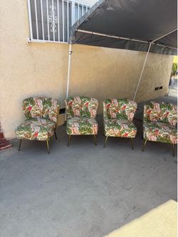 Set of 4 cushion chairs