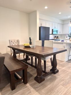 Dining table set