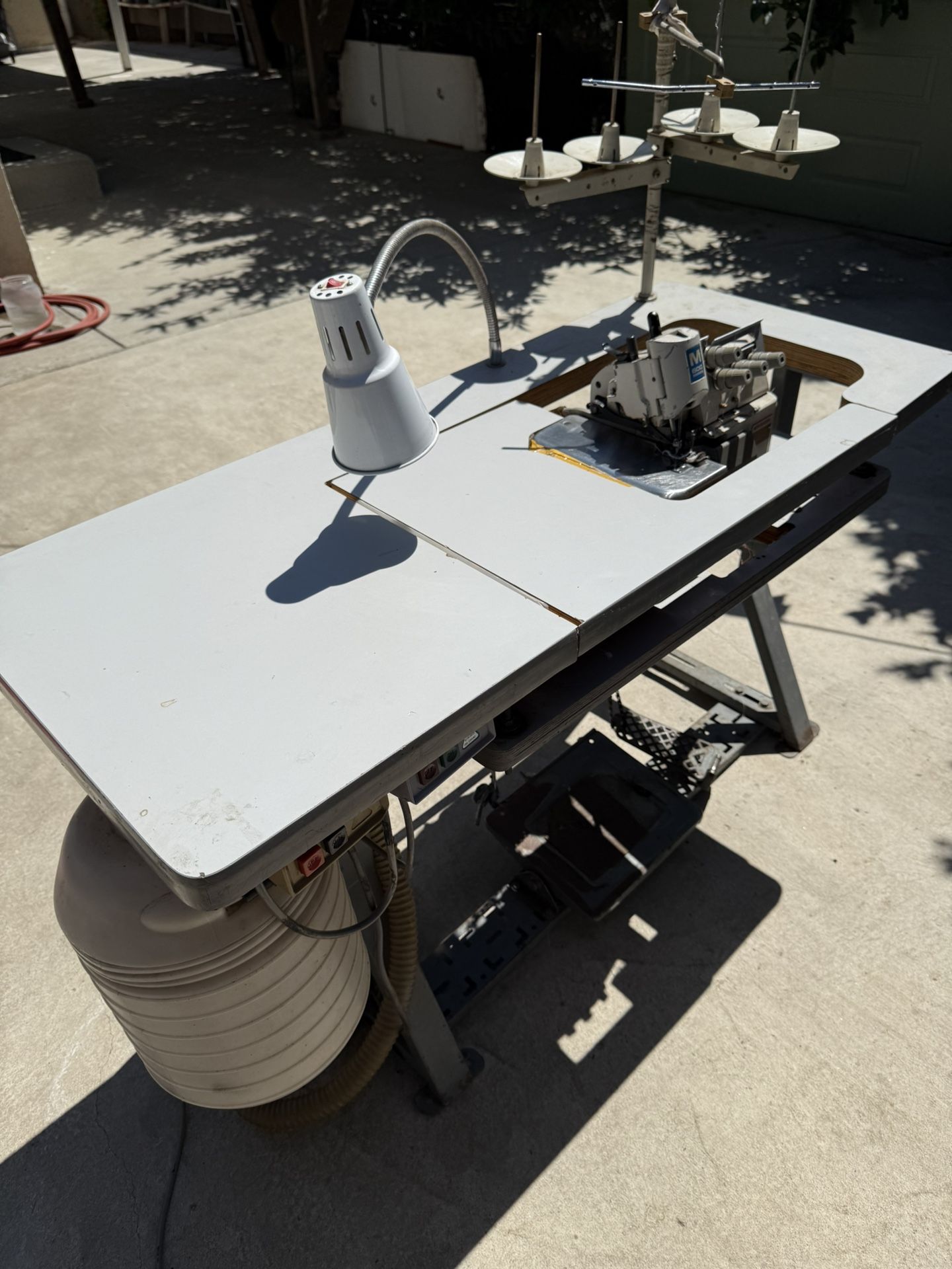 Overlock Sewing Machine