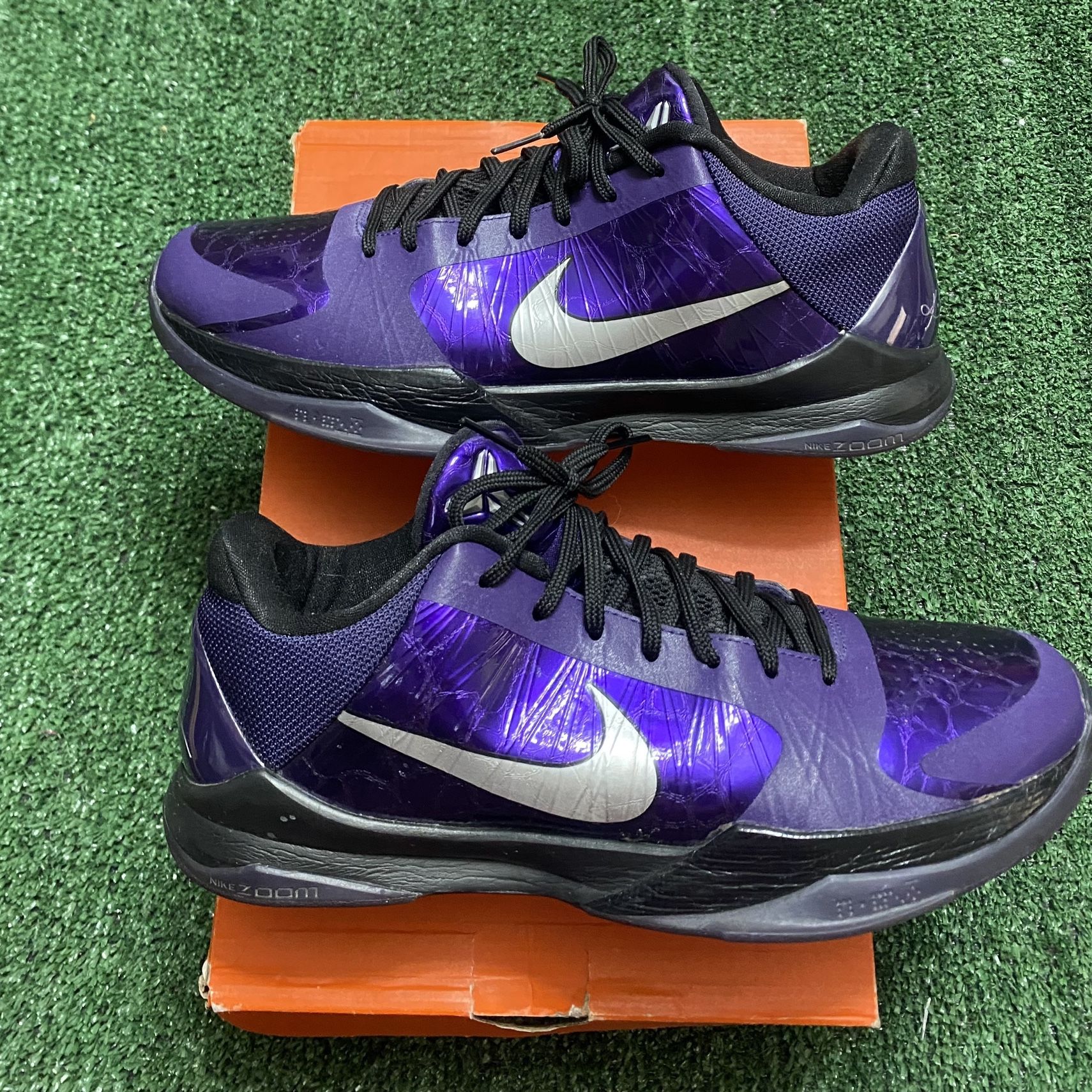 Kobe 5 Ink size 11 USED But Clean for Sale in Albuquerque, NM 