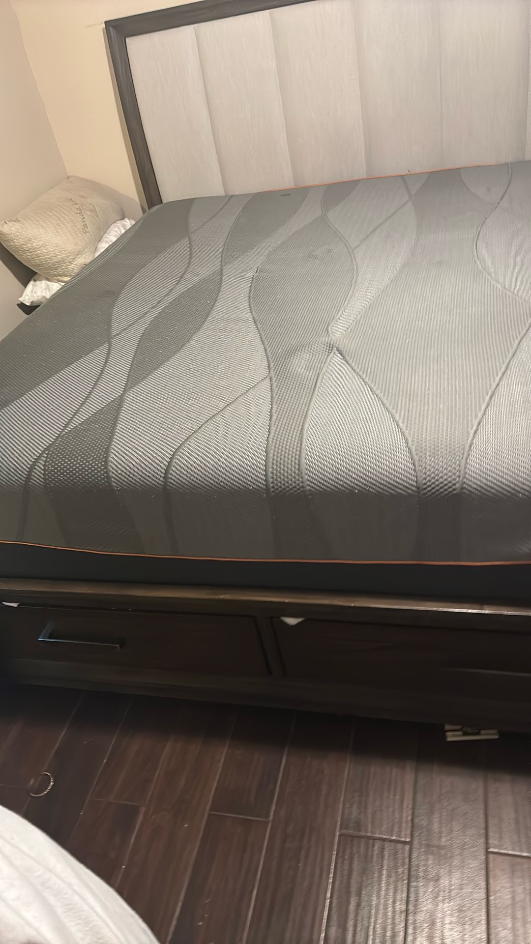 Memory Foam Bed And Bed Frame With Two Dewars