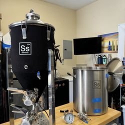 10 G Kettle SS Brewtech & 5 - 6.5 Gallons Fermenter