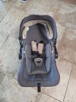 Nuna Pipa Lite Car Seat