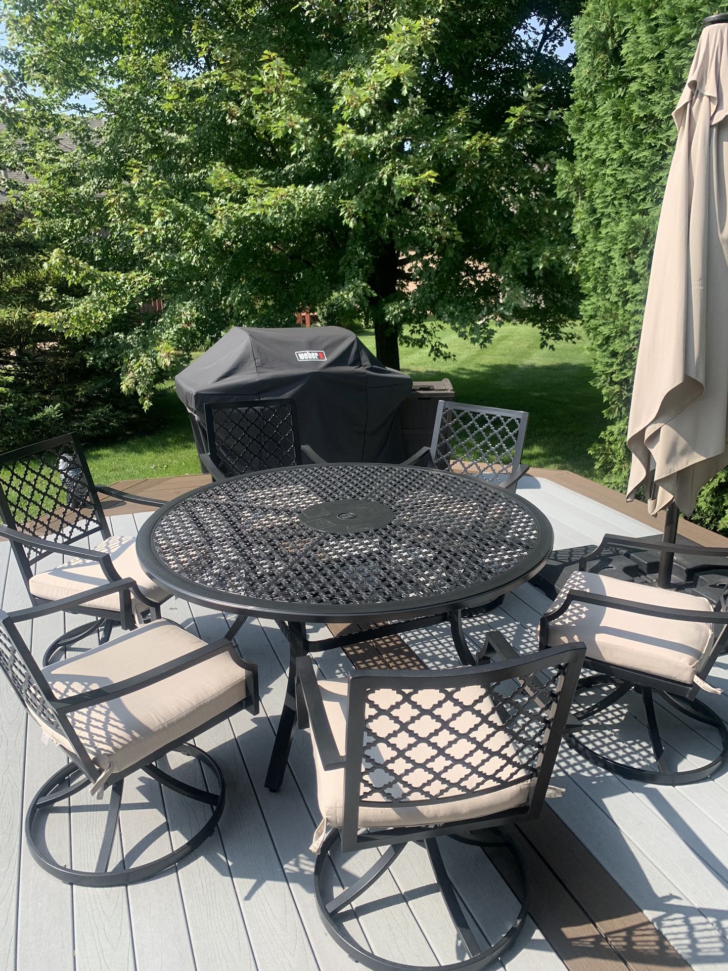 PATIO SET ROUND TABLE WITH 6 CHAIRS 