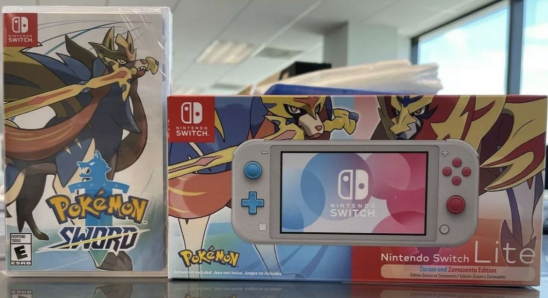 Nintendo Switch Lite Zacian and Zamazenta Pokemon Edition - Game Games -  Loja de Games Online