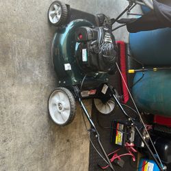 Push Mower Brand New Condition Runs Great