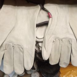 Leather Gloves/Guantes De Piel 
