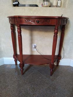 Small Hallway Table Vintage Hand carved wood Excellent Condition