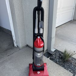 $20 - Dirt Devil Vacuum 