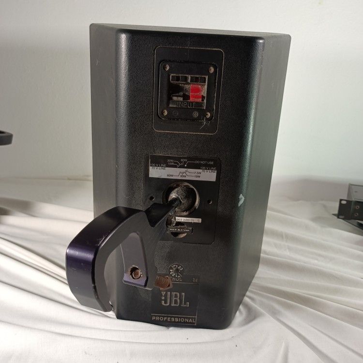 JBL Control 28 Professional High Output Ohm Indoor/Outdoor Speaker