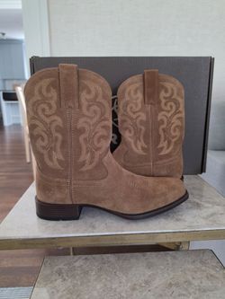New Ariat Boots Size 7.5 Men's with Zipper