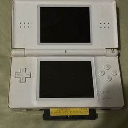 Nintendo Ds Light Great Condition Comes With Super Mario World