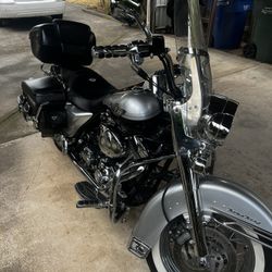 2003 Harley Davidson Road King Classic 100 Year Anniversary Edition