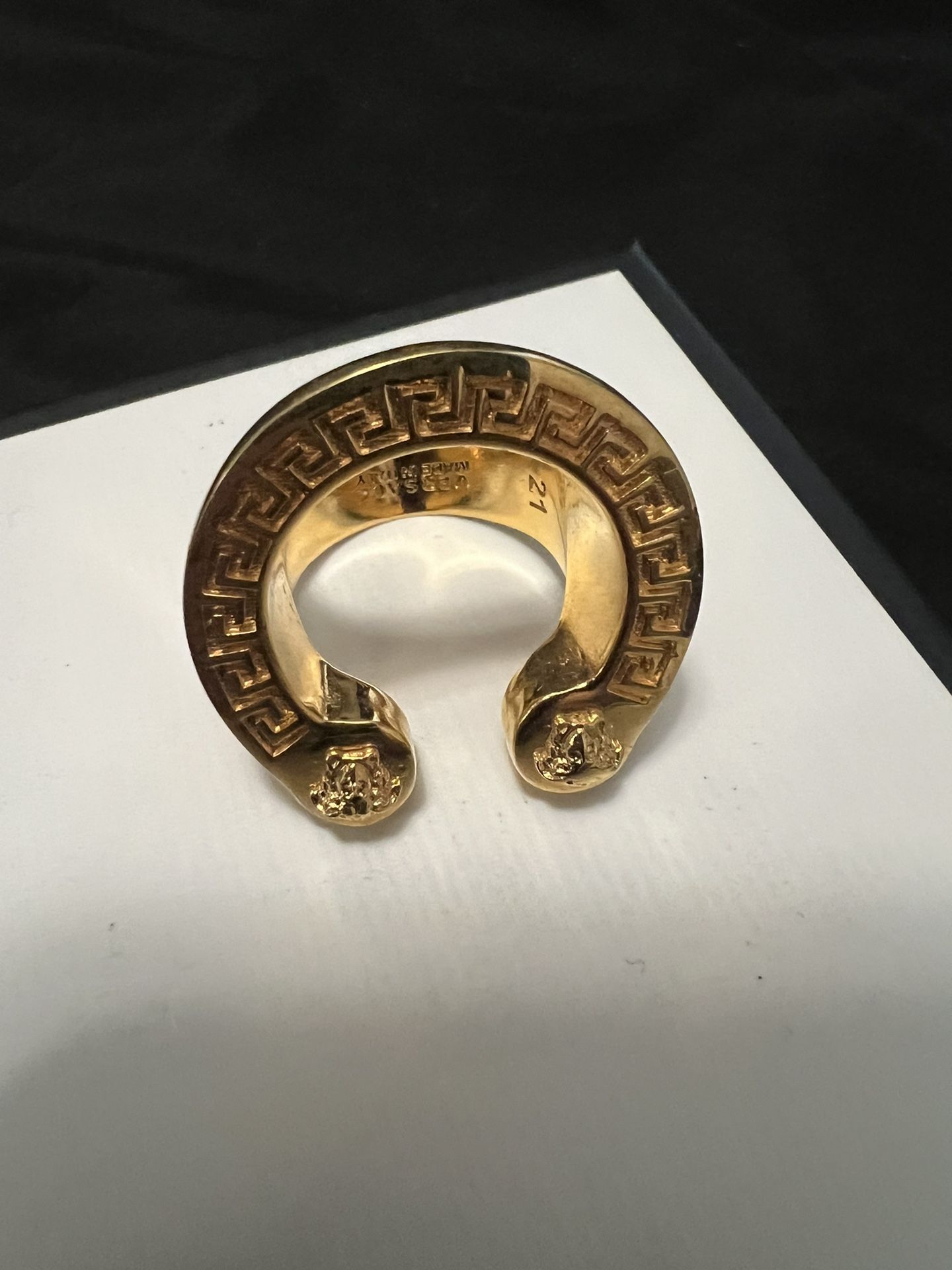 🌞☀️☀️☀️Versace Ring 