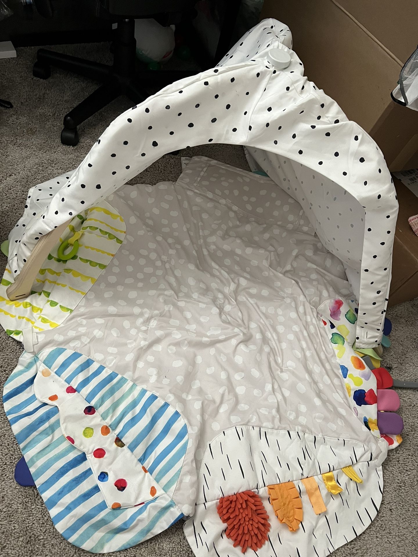 Lovevery tent And Mat