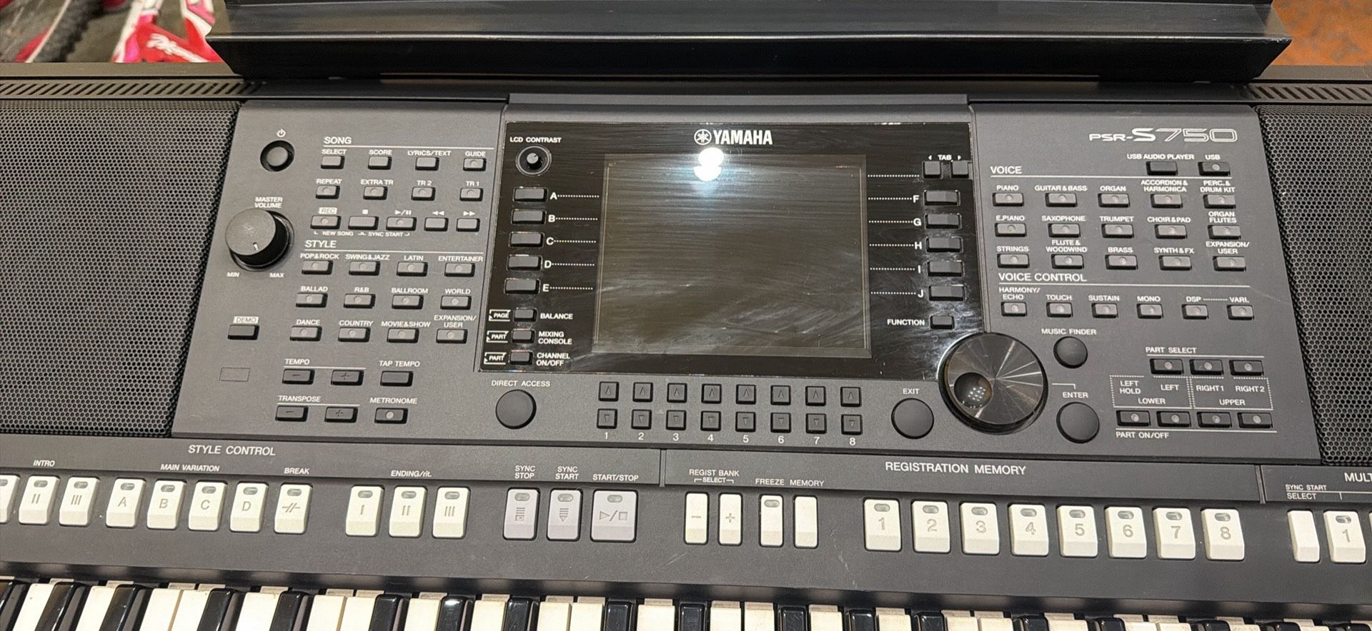 🎹 Yamaha PSR-S750 Keyboard + Stand 🎶 $950