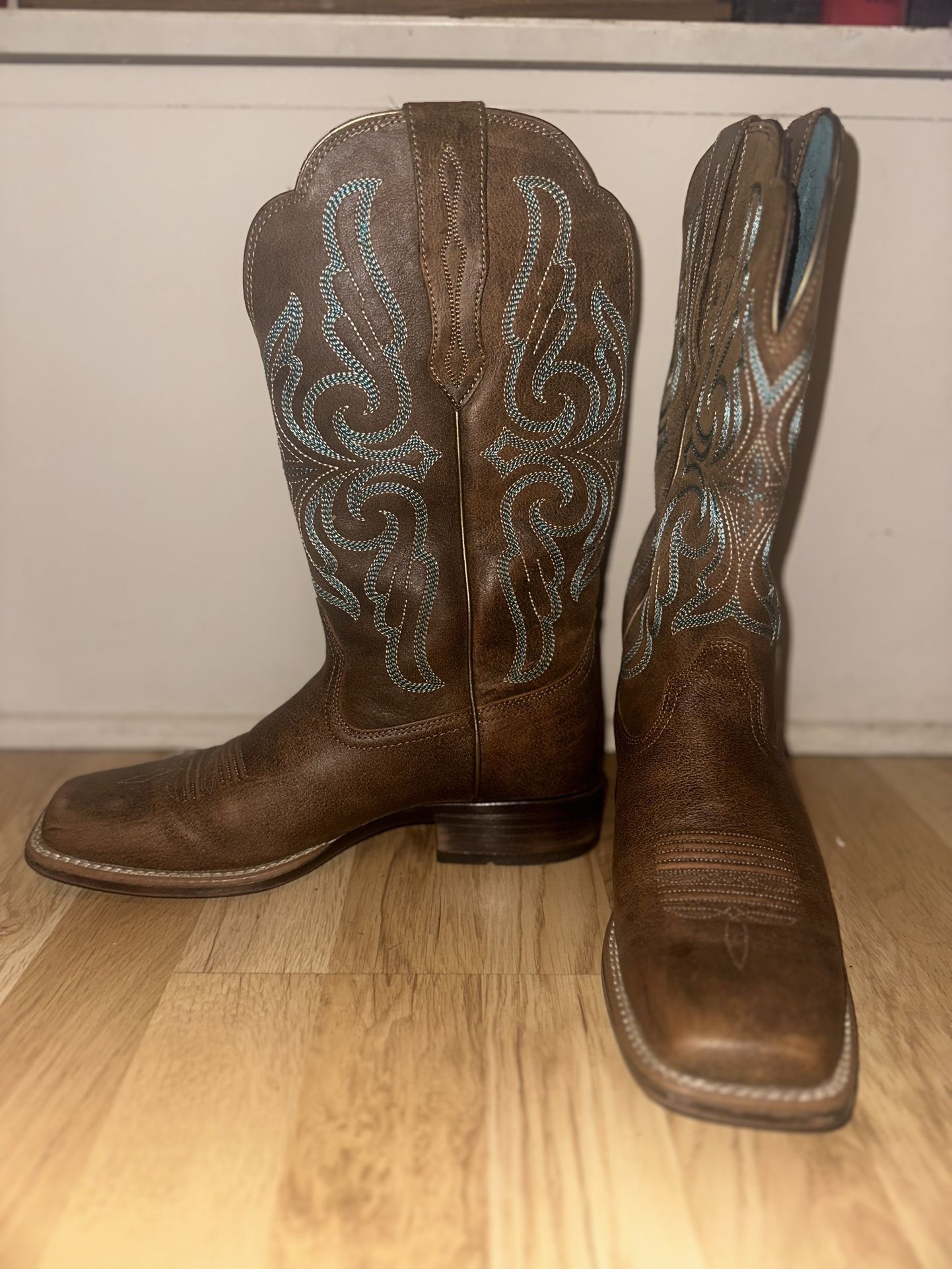 Women’s Ariat Boots 9.5