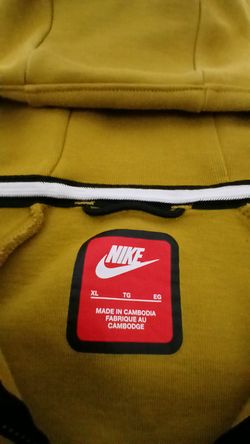 Used nike tech mustard yellow and great condition