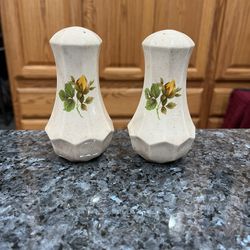 Vintage Yellow Rose Theme Pair Of Salt And Pepper Shakers.  Preowned 