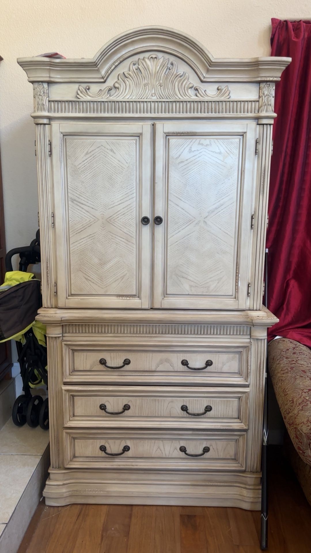 Dresser Buffet Perfect Cond.