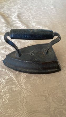ANTIQUE SAD IRON