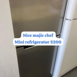 Nice Majic Chef Mini Refrigerator 