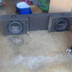 Pioneer Speaker Box For A Chevy Extended Cab