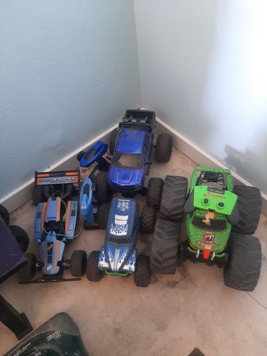 Rc Cars/ Trucks