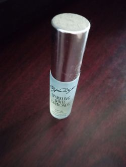 Elizabeth Taylor Sparkling White Diamonds perfume. $5 OBO