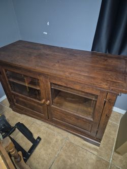 Entertainment center