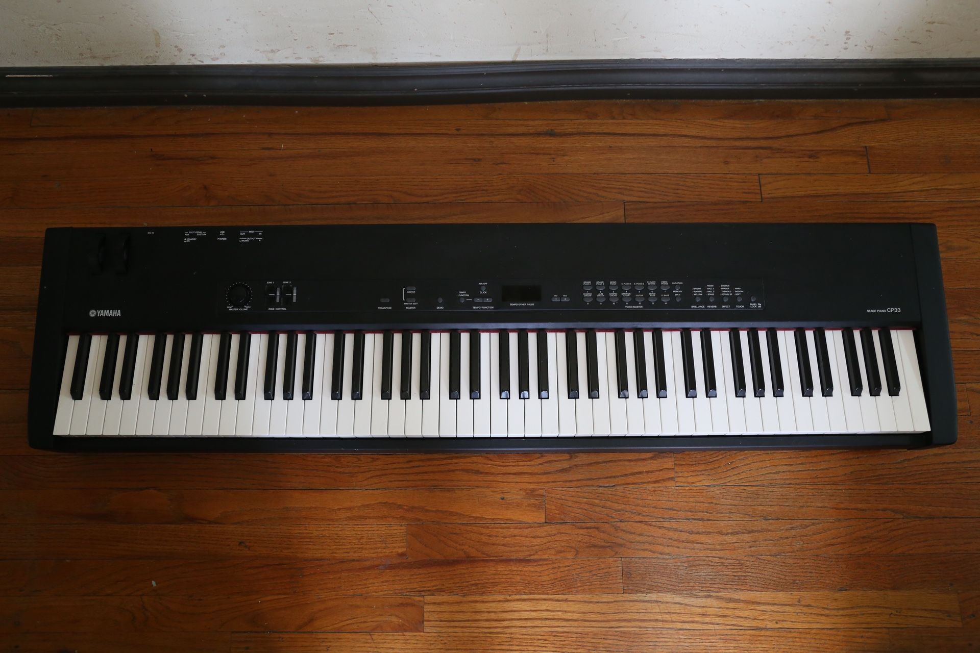 Yamaha CP33 Stage Piano Keyboard 88 Weighted Keys Digital