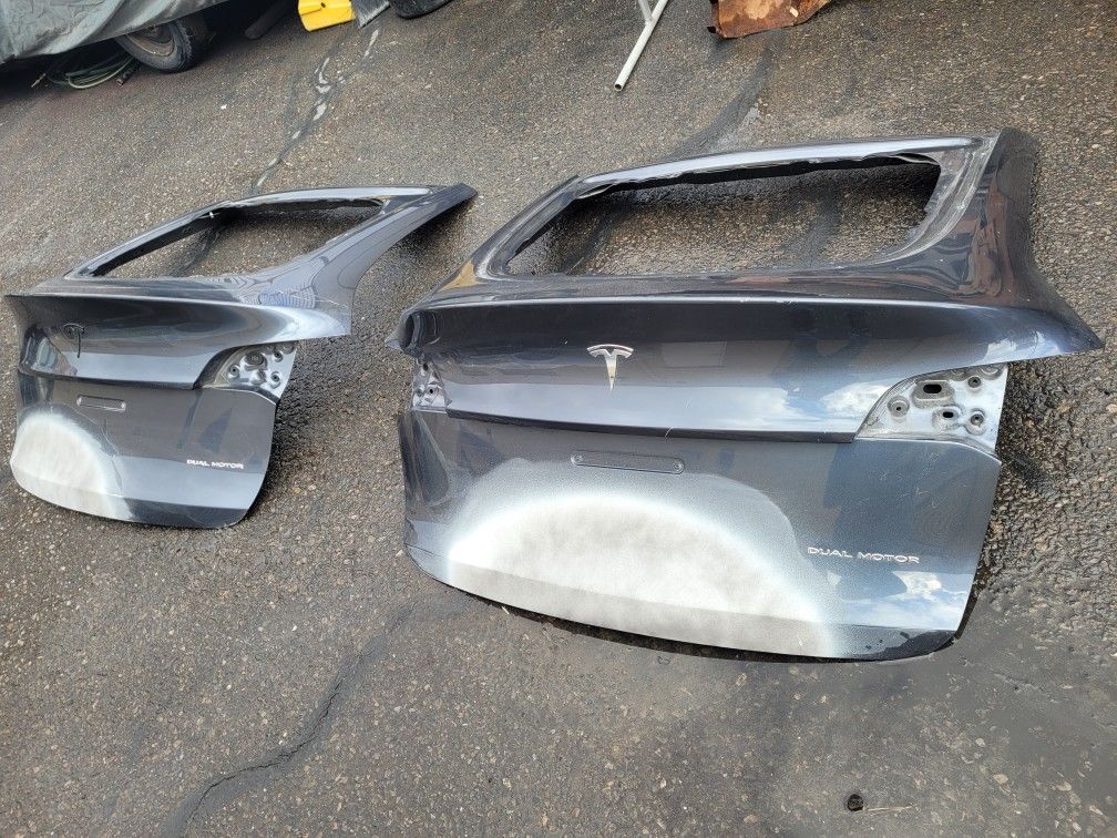 Tesla Model Y Liftgate