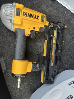 Dewalt 16g Nail Gun