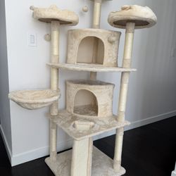 Absolutely Brand New Cat Tree Won’t Be Needing It. Comes As Pictured. Sizing In Pics. PRICE FIRM 
