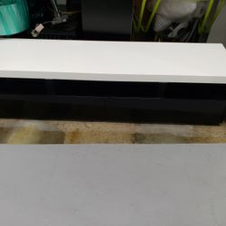 Black & White Lacquer TV Stand w/drawers