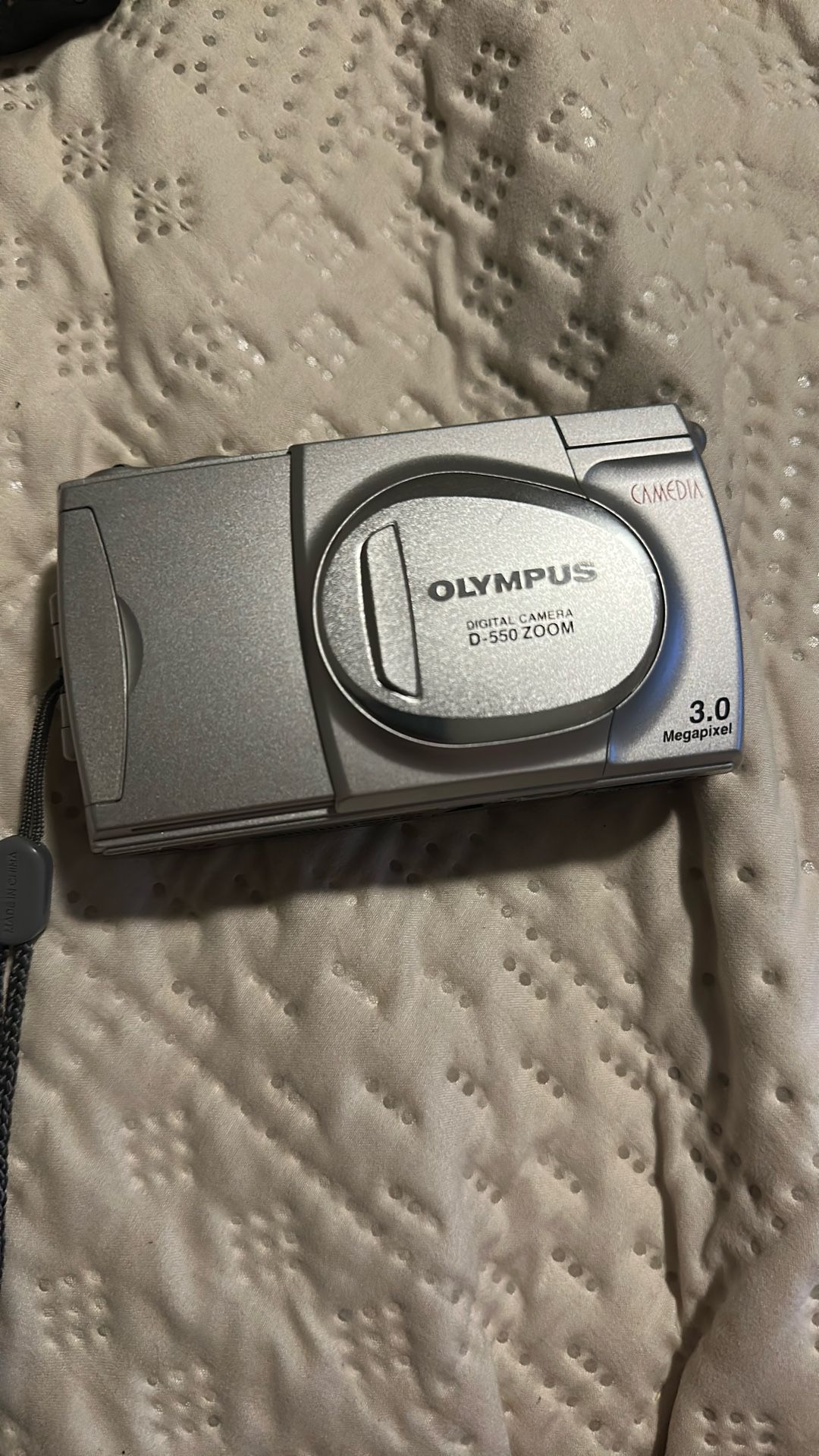 Olympus Digital Camera D 550 