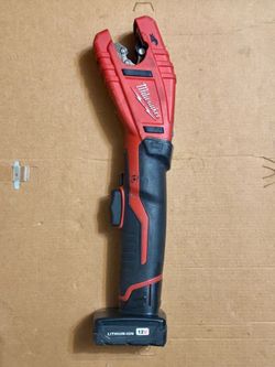 Milwaukee M12 Copper Tubling Cutter 3/8in -1in & Battery $100 NO LESS