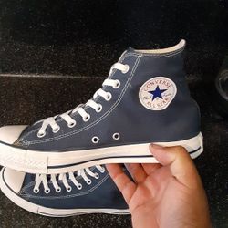 Converse mens 8.5 Like new 