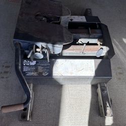 Fifth Wheel Hitch 