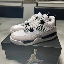 New Kids Air Jordan Retro 4