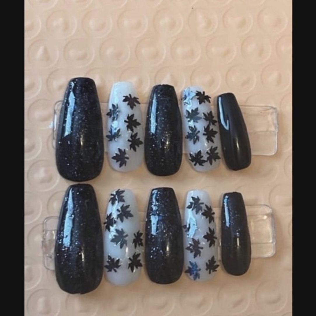 Long “Hallows Eve” Press On Nails 