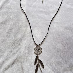 Dreamcatcher Pendant Necklace – Adjustable Leather Cord – Boho Style