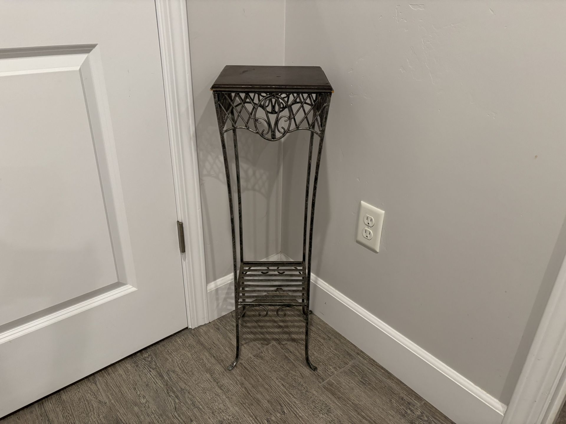 Small Accent Table / Plant Stand