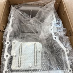 BRAND NEW OIL PAN WITH DRAIN PLUG