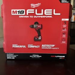 Milwaukee 1/2” Drill Driver Kit NEW
