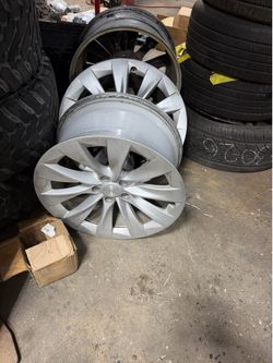 20’ Tesla wheels