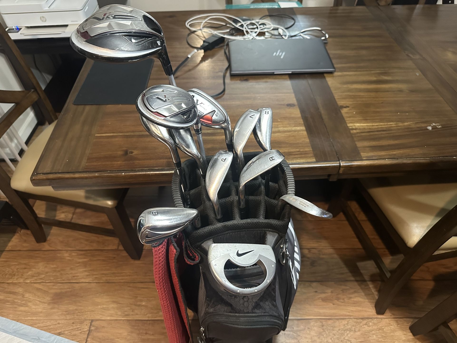 Nike golf clubs set Nike slingshot irons Nike vrs driver wood hybrid Nike putter Taylormade bag