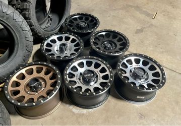 Friday/Saturday Big Sale. On METHOD MR305 17x8.5 wheels & 315-70-17  35”  tires for TRUCK JEEP SUV ( We Finance)